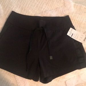 Athleta Downtown 4” Short